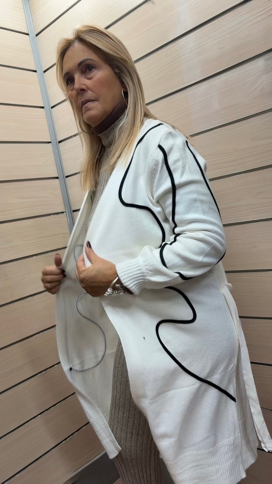 Cardigan Wave Accent